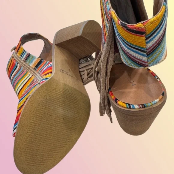 NWOT Very Volatile Delcarmen Serape Leather Fringe Bootie Size 8 - Picture 3 of 4